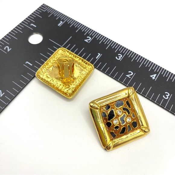 Goldtone Square Vintage Clip-On Earrings - Picture 4 of 5